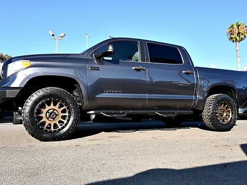 Used 2017 Toyota Tundra SR5 w/ SR5 Upgrade Package AWD/4WD image 4
