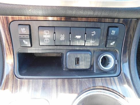 Used 2016 GMC Acadia Denali AWD/4WD image 19