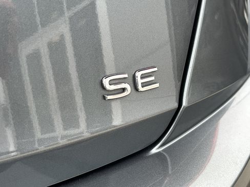 Used 2024 Volkswagen Jetta SE FWD image 9