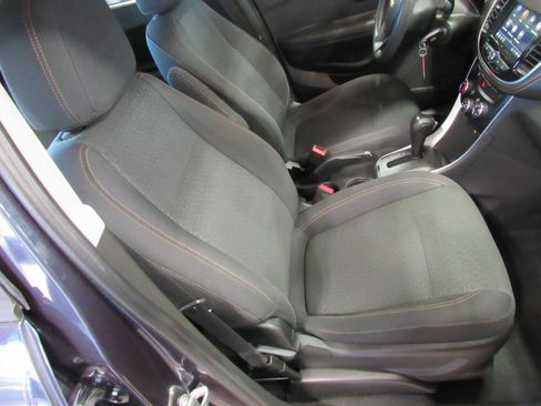 Used 2019 Chevrolet Trax LS FWD image 24