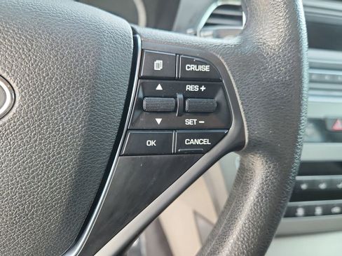 Used 2017 Hyundai Sonata SE image 18