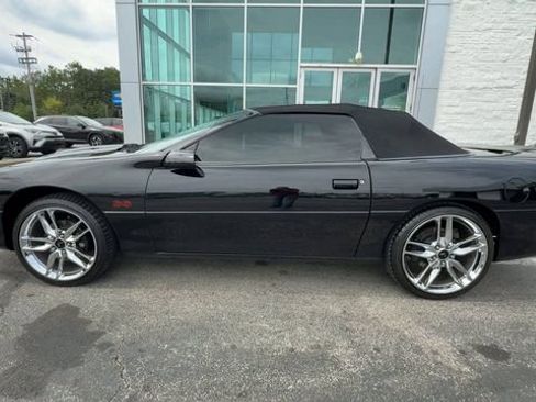 Used 2001 Chevrolet Camaro Z28 w/ SS Performance/Appearance Pkg RWD image 5