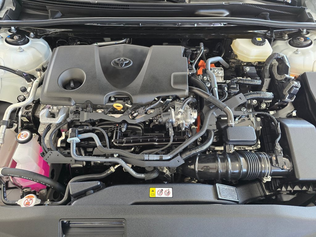 Used 2025 Toyota Camry SE FWD image 12