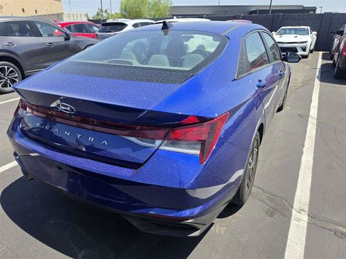 Used 2021 Hyundai Elantra SEL FWD image 11