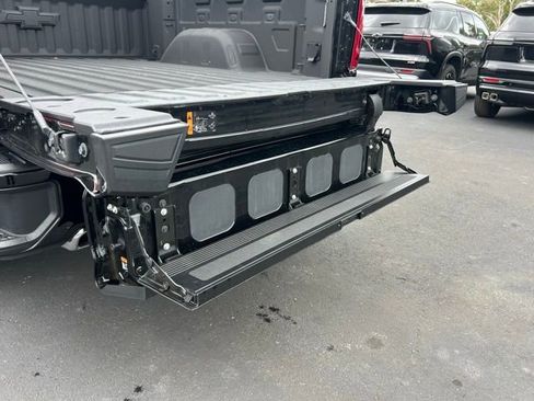 Used 2025 Chevrolet Silverado 1500 RST image 17