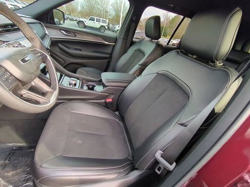New 2026 Jeep Grand Cherokee Altitude AWD/4WD image 22