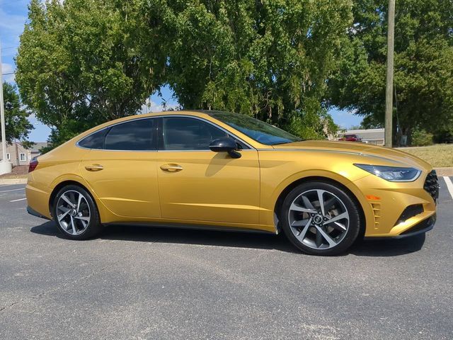 Used 2021 Hyundai Sonata SEL Plus w/ Tech Package FWD image 2
