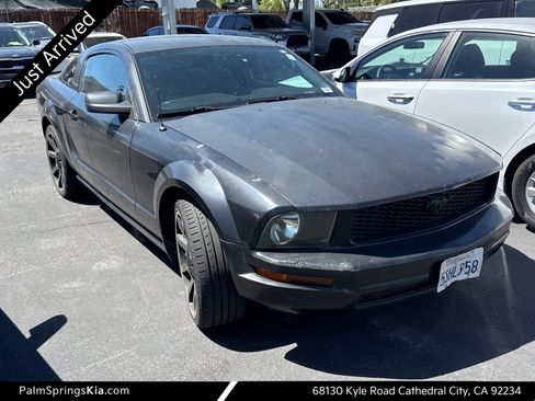 Used 2006 Ford Mustang Coupe RWD image 1