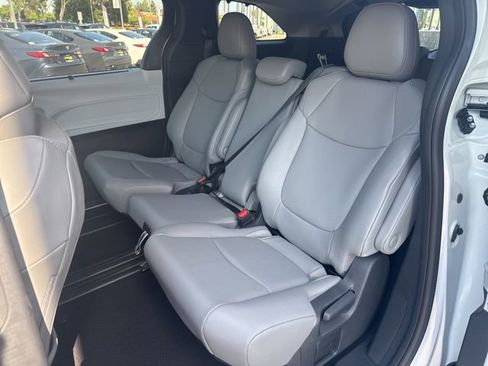 Certified 2026 Toyota Sienna XLE FWD image 25