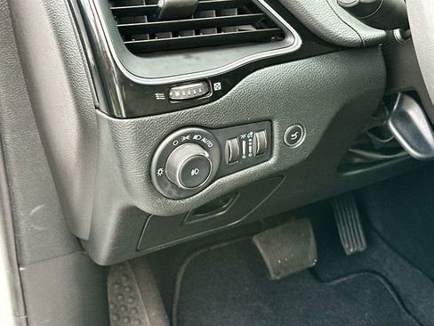 Used 2023 Jeep Cherokee Altitude Lux image 10