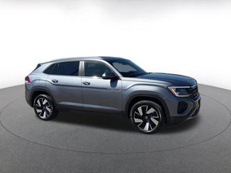 Used 2025 Volkswagen Atlas Cross Sport SE video 2