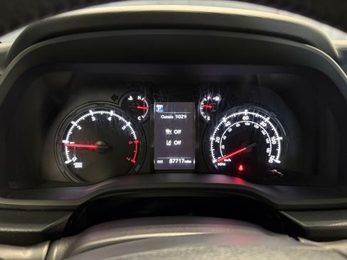 Certified 2020 Toyota 4Runner SR5 AWD/4WD image 29