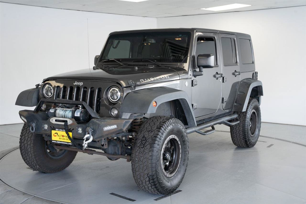 Used 2014 Jeep Wrangler Unlimited Rubicon w/ Connectivity Group AWD/4WD image 3