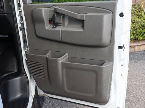 Used 2022 Chevrolet Express 2500 w/ Communications Package image 35