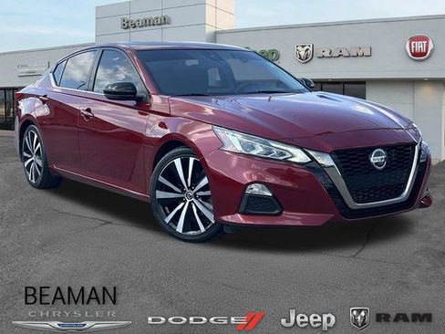 Used 2022 Nissan Altima 2.0 SR FWD image 1