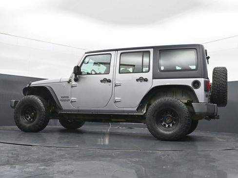 Used 2016 Jeep Wrangler Unlimited Sport w/ Connectivity Group AWD/4WD image 36