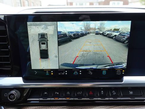 Used 2022 Chevrolet Silverado 1500 LT Trail Boss w/ LT Trail Boss Premium Package AWD/4WD image 53