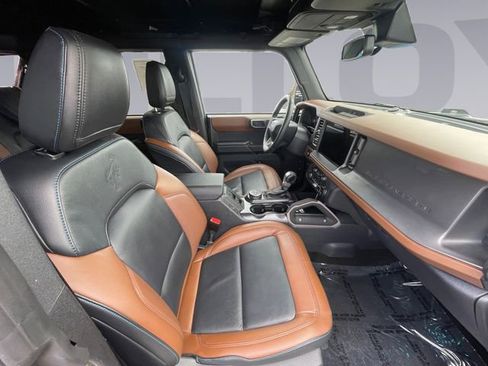 Used 2024 Ford Bronco Outer Banks image 17