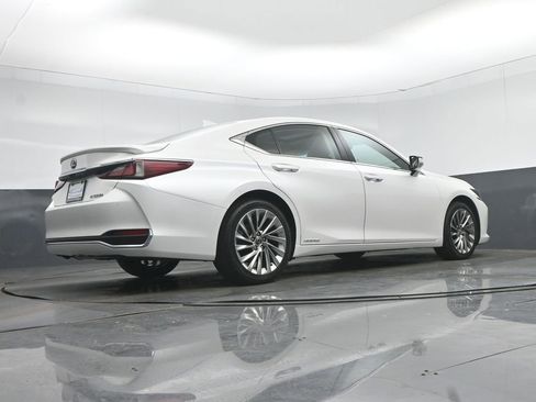 Used 2020 Lexus ES 300h w/ Accessory Package FWD image 57