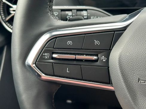 Used 2025 Chevrolet Equinox LT w/ Convenience Package II image 34