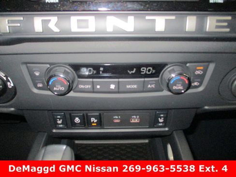New 2025 Nissan Frontier SL image 26