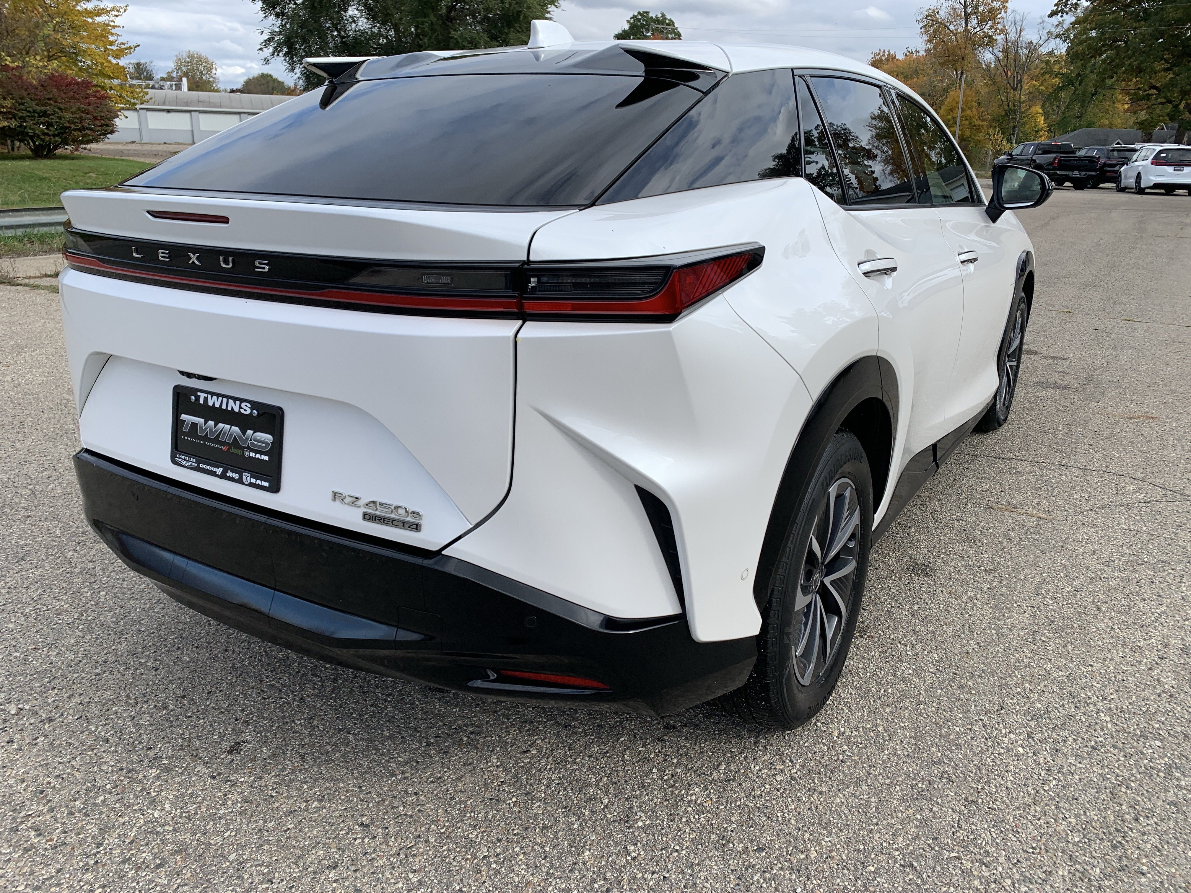 Used 2023 Lexus RZ 450e Premium w/ Technology Package AWD/4WD image 3