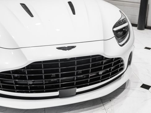 Used 2024 Aston Martin DB12 Coupe RWD image 44