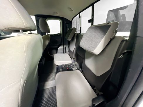 Used 2020 Toyota Tacoma SR5 image 28