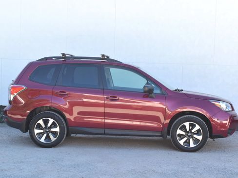 Used 2018 Subaru Forester 2.5i w/ Alloy Wheel Package AWD/4WD image 6