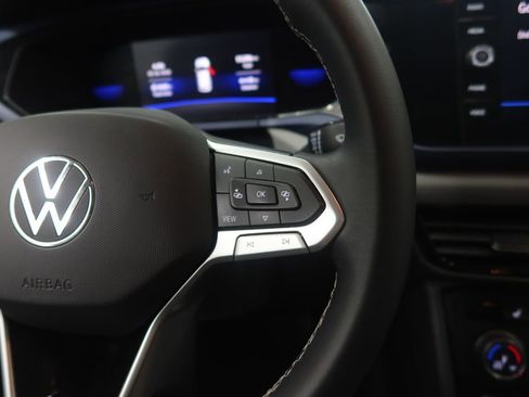 Used 2022 Volkswagen Taos SE AWD/4WD image 17