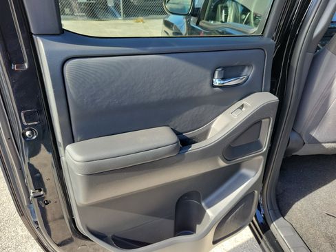 Certified 2023 Nissan Frontier SV w/ Midnight Edition Package image 13