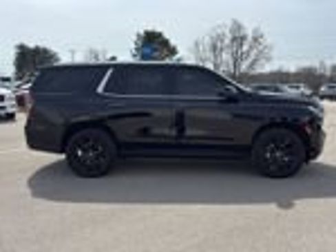 Used 2024 Chevrolet Tahoe High Country image 2