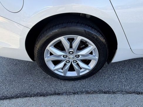 Used 2016 Chevrolet Impala LT w/ Convenience Package image 9