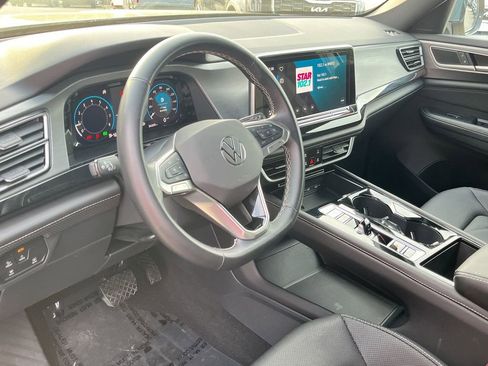 Used 2025 Volkswagen Atlas Cross Sport SE image 15