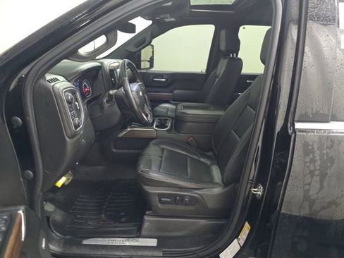 Used 2022 Chevrolet Silverado 2500 High Country w/ Safety Package II image 7