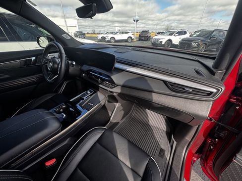 Used 2025 Buick Enclave Avenir w/ Super Cruise Package image 13