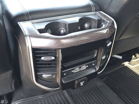 Used 2025 RAM 2500 Laramie AWD/4WD image 14