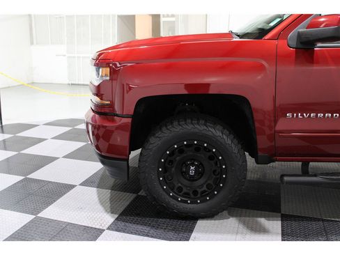 Used 2018 Chevrolet Silverado 1500 LT w/ All Star Edition image 9