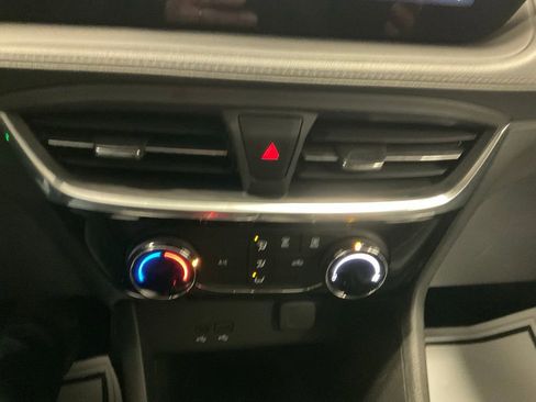 Used 2024 Buick Encore GX Sport Touring image 20