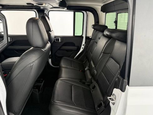 Certified 2022 Jeep Gladiator Overland w/ Popular Equipment Package image 22