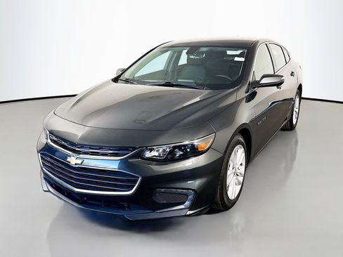 Used 2018 Chevrolet Malibu LT image 4
