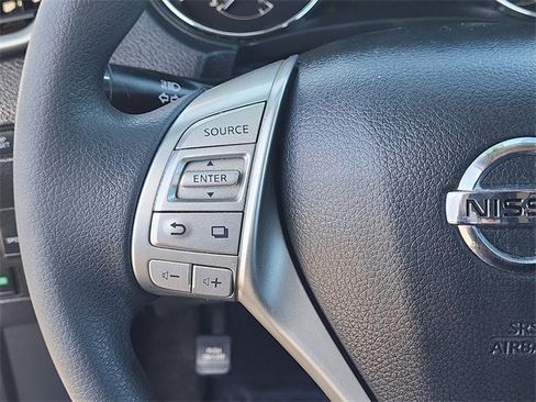 Used 2016 Nissan Rogue S image 12