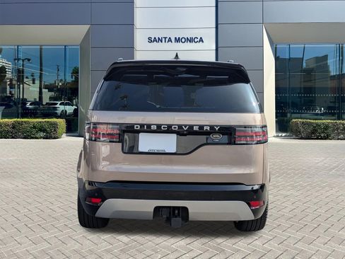 Used 2023 Land Rover Discovery Metropolitan Edition image 6