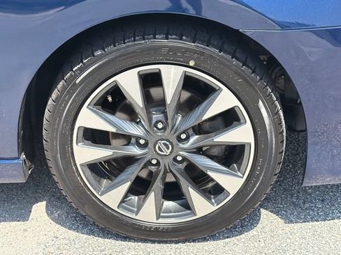Used 2019 Nissan Sentra SR Turbo FWD image 9