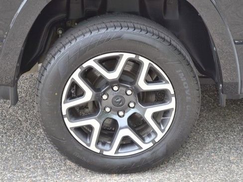 Used 2025 RAM 1500 Laramie AWD/4WD image 11