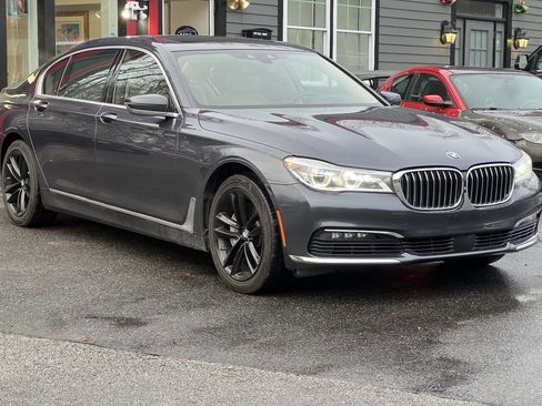 Used 2016 BMW 750i xDrive image 3
