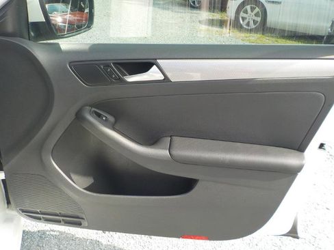 Used 2018 Volkswagen Jetta SE image 30