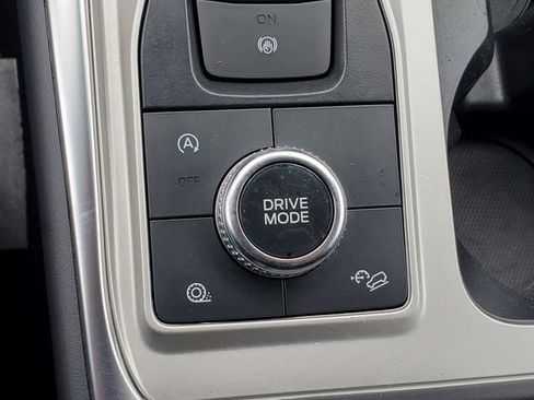 Used 2023 Ford Explorer XLT w/ Equipment Group 202A AWD/4WD image 23