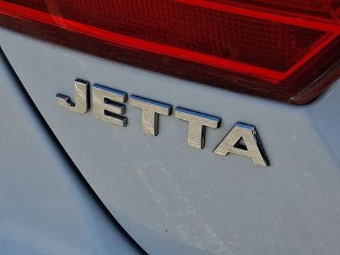 Used 2013 Volkswagen Jetta SE FWD image 29
