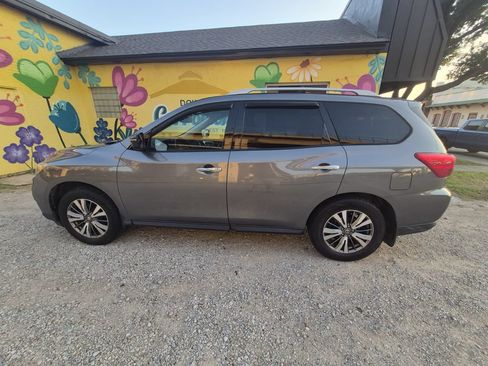 Used 2019 Nissan Pathfinder SV FWD image 7